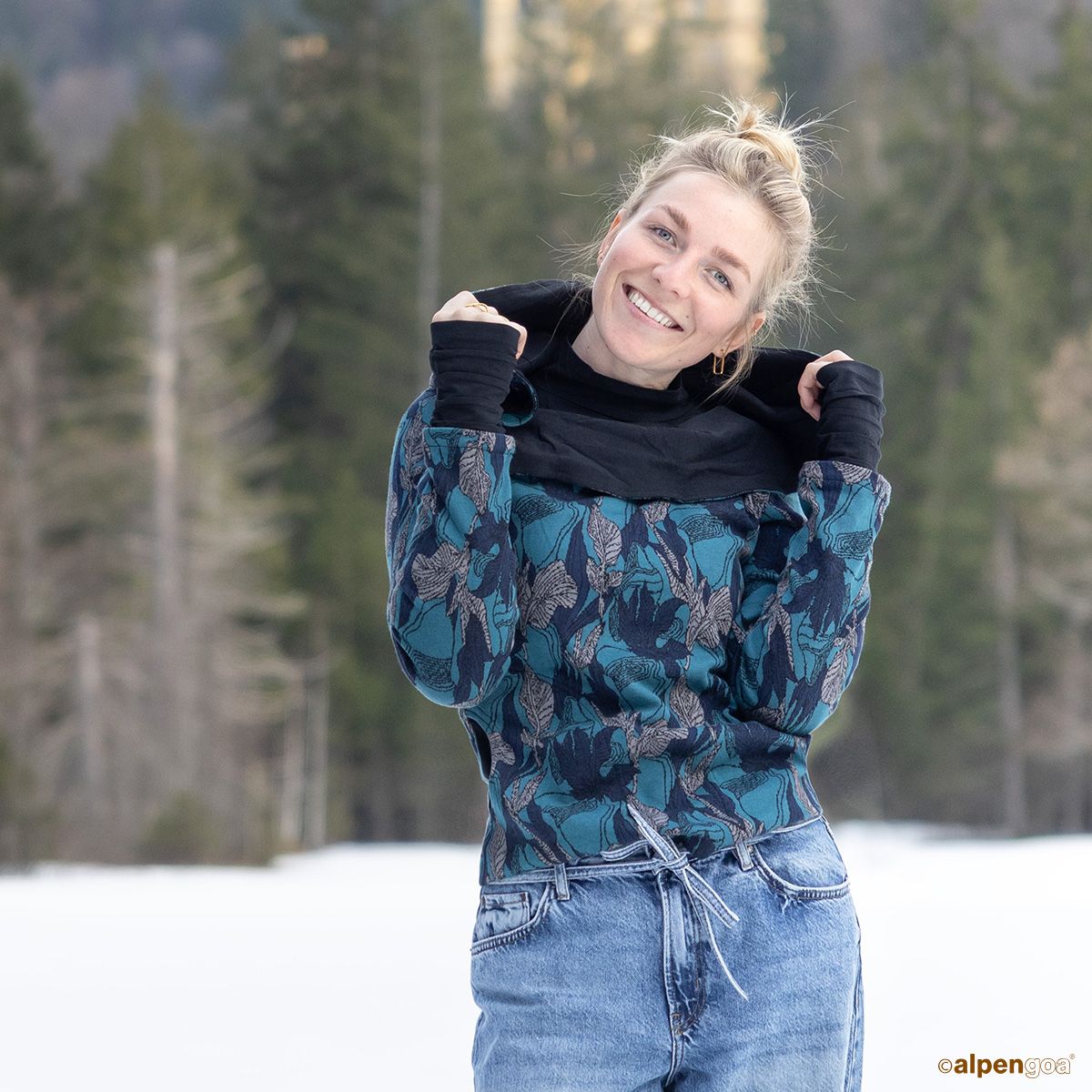 Jacquard Hoodie Blau Vorderseite